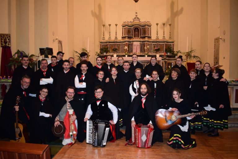 gruppo folk kore