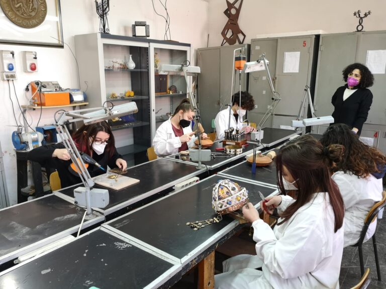 allieve a lavoro