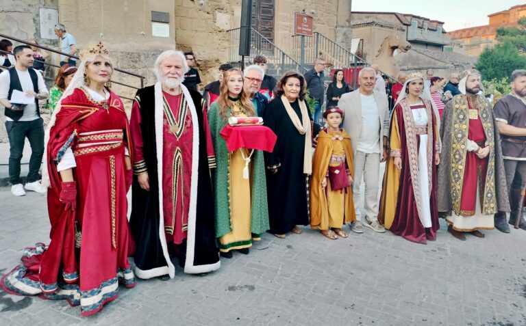 corte del castellano e dell'imperatore con Giuseppe La Porta, Giuseppe Castronovo e Ivana Antinoro e