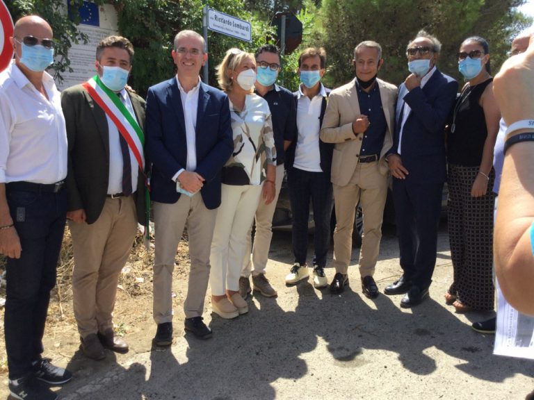 Falcone al taglio del nastro della Sp 16