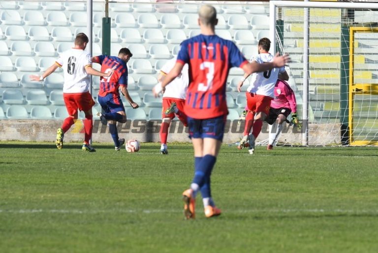 Fernandez-firma-la-rete-del-momentaneo-vantaggio-foto-Nino-La-Macchia-e1578236380417
