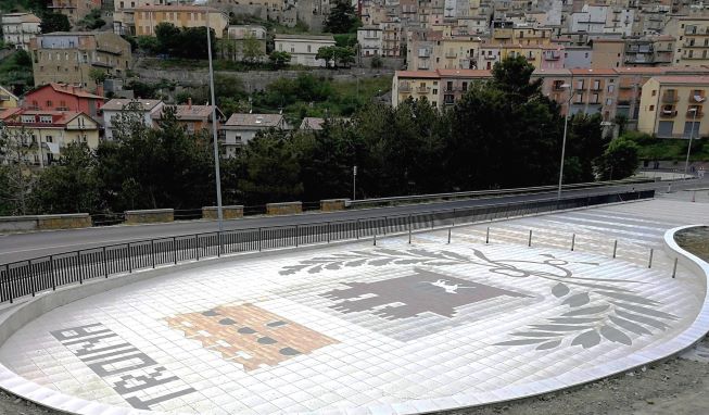 L'area di contrada Parapià dove sarà collocata la statua