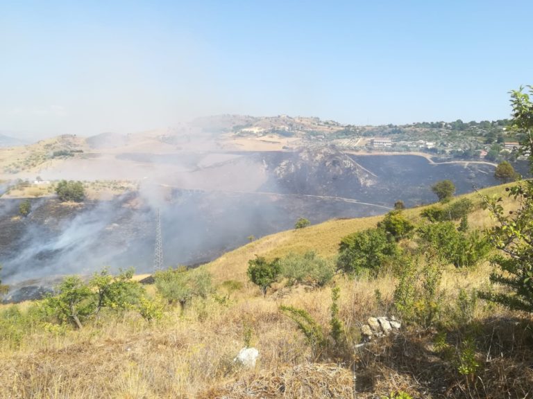 incendio leonforte