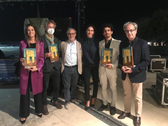 Filippo e Marta Mulè (al centro) tra i vincitori del Premio