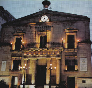 EnnaMunicipio-Teatro-Garibaldi in notturno