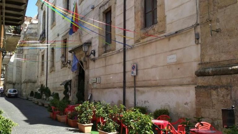 Polizzi Generosa avrà il suo Palazzo della Cultura. Trasferiti gli uffici comunali