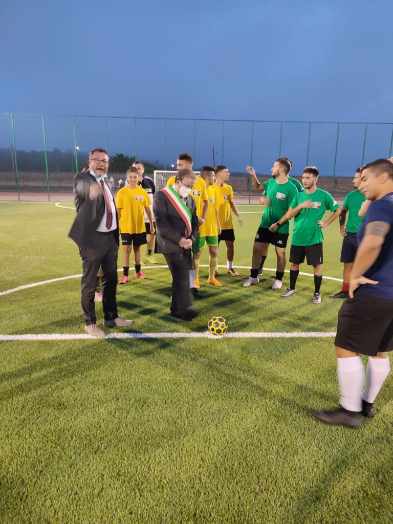 calcio d'inizio di glorioso