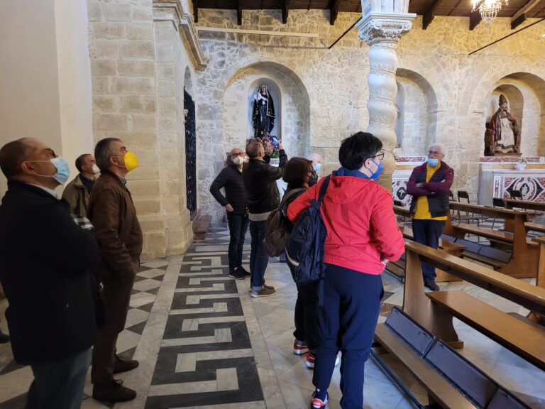 turisti ad assoro