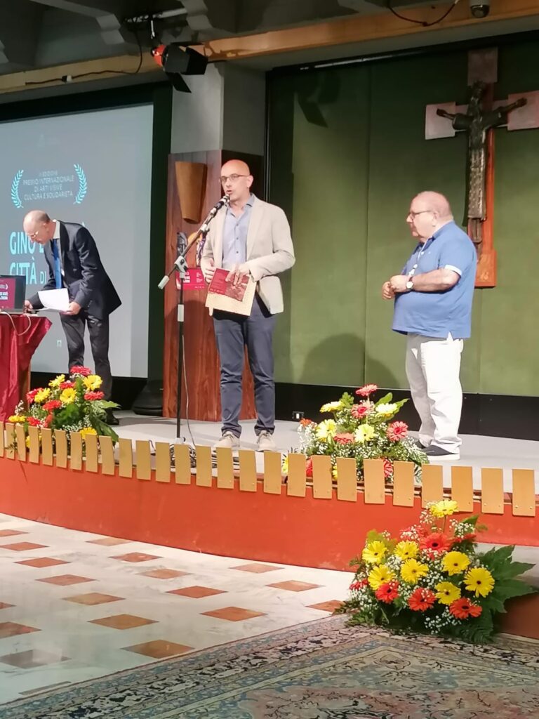 consegna premio 1