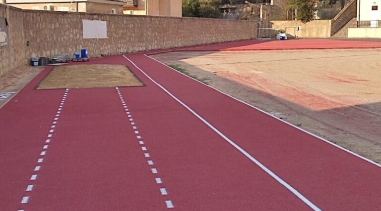 La-nuova-pista-di-atletica-a-Valguarnera-800x445