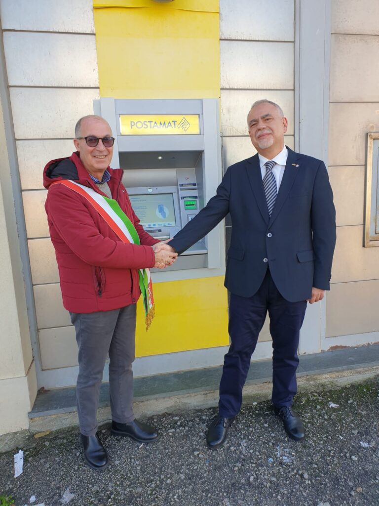 Foto inaugurazione Postamat sindaco Nicosia