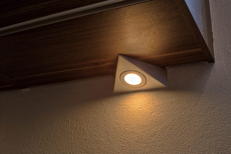 Recessed,Lighting,,Downlighting,On,Cupboard,,Modern,Design,Lamp,For,Home