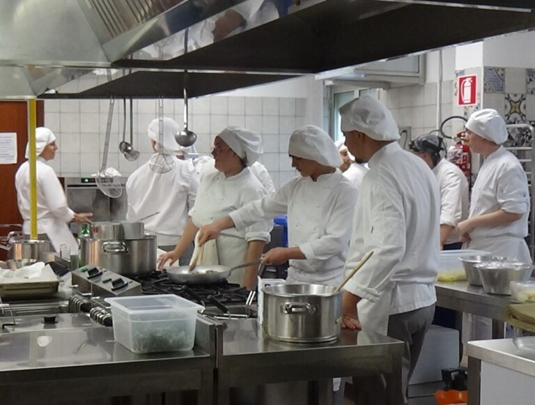 cucina staff