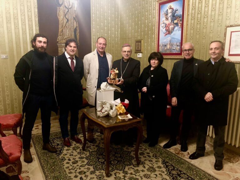 Foto consegna statuina