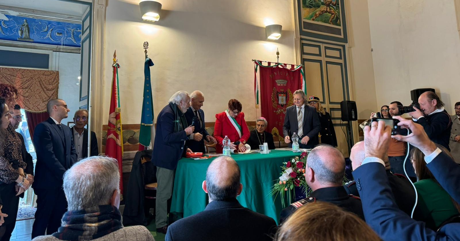 consegna bandiere