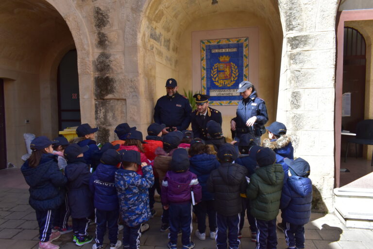 bambini poliziotti