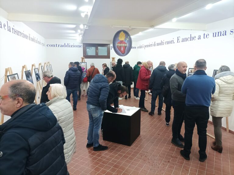 mostra fotografica addolorata