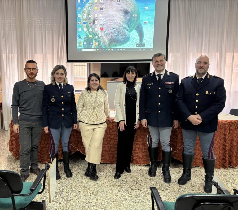 polizia a scuola