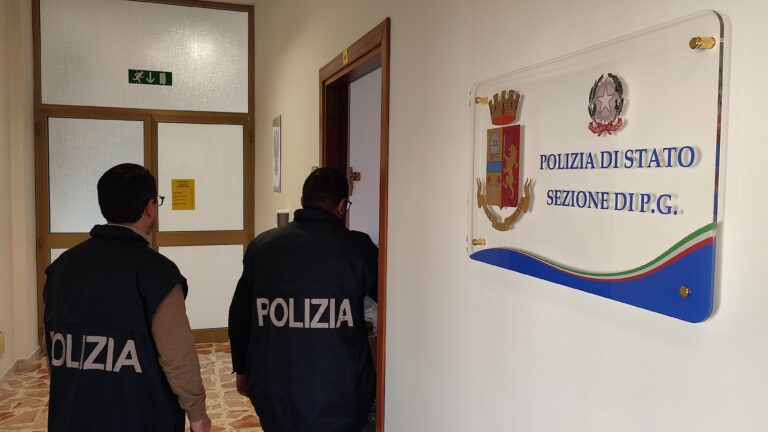 Foto contrasto rifiuti