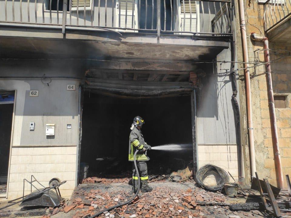 incendio negozio