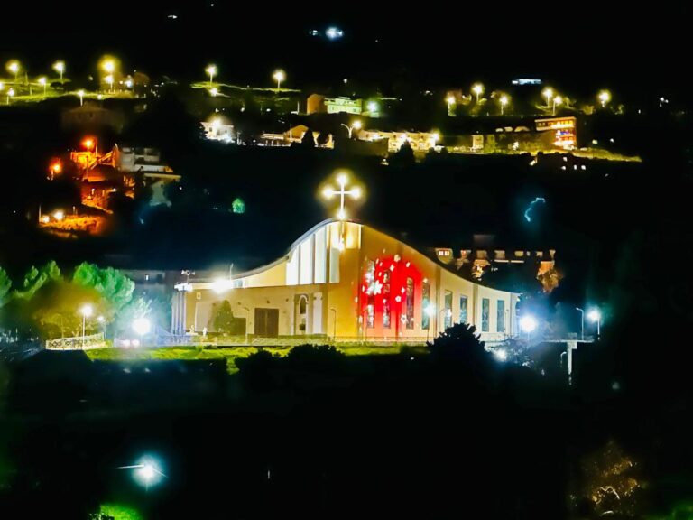 chiesa illuminata