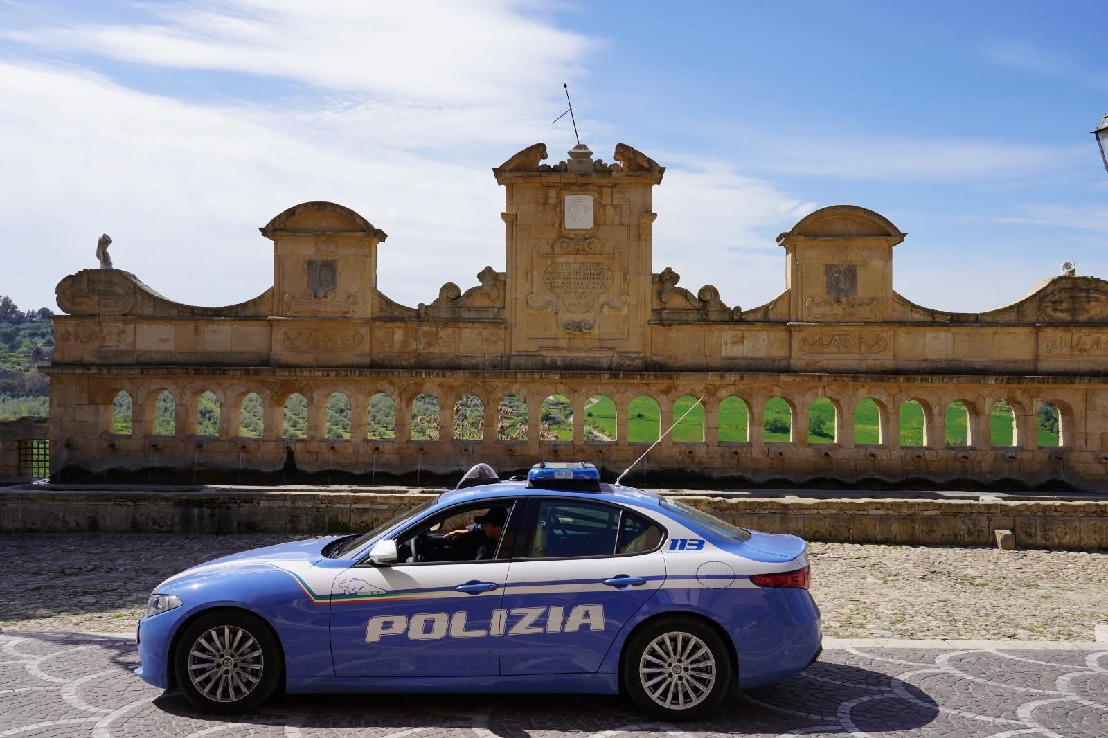 polizia leonforte