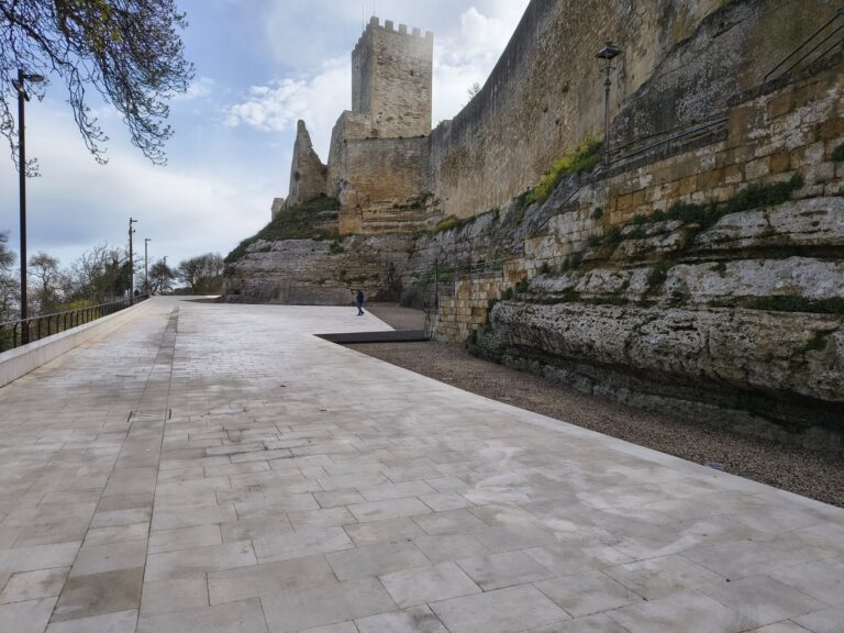 castello di lombardia