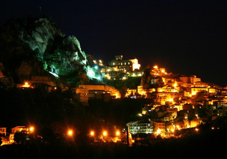 nicosia di notte