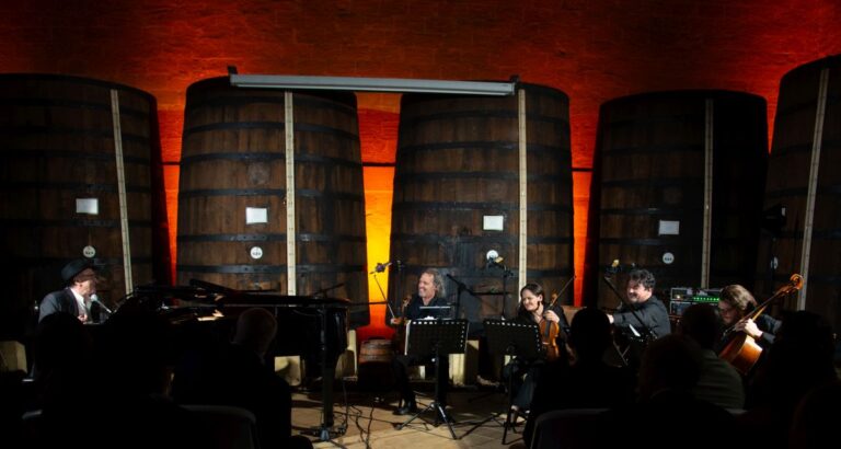 foto concerto Mimmo Locasciulli e quartetto Pessoa alle Cantine Martinez di Marsala 17 maggio 2025 5 b