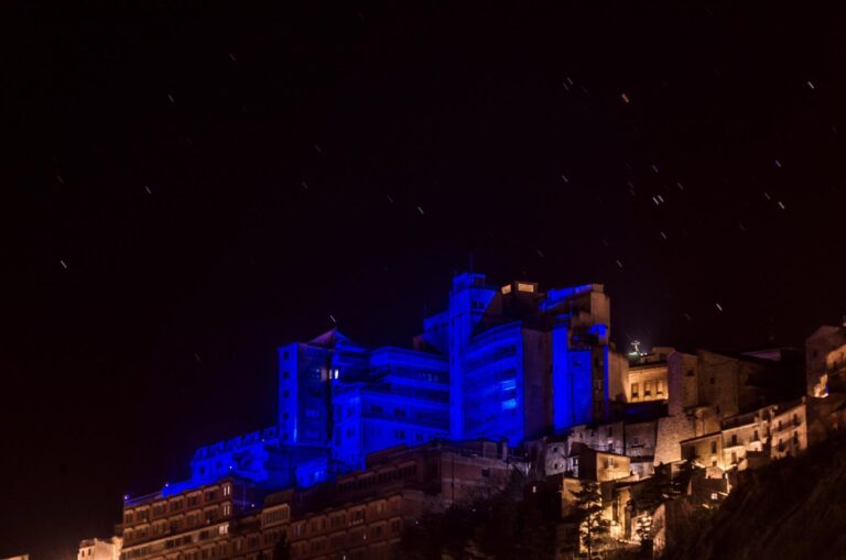 troina di blu