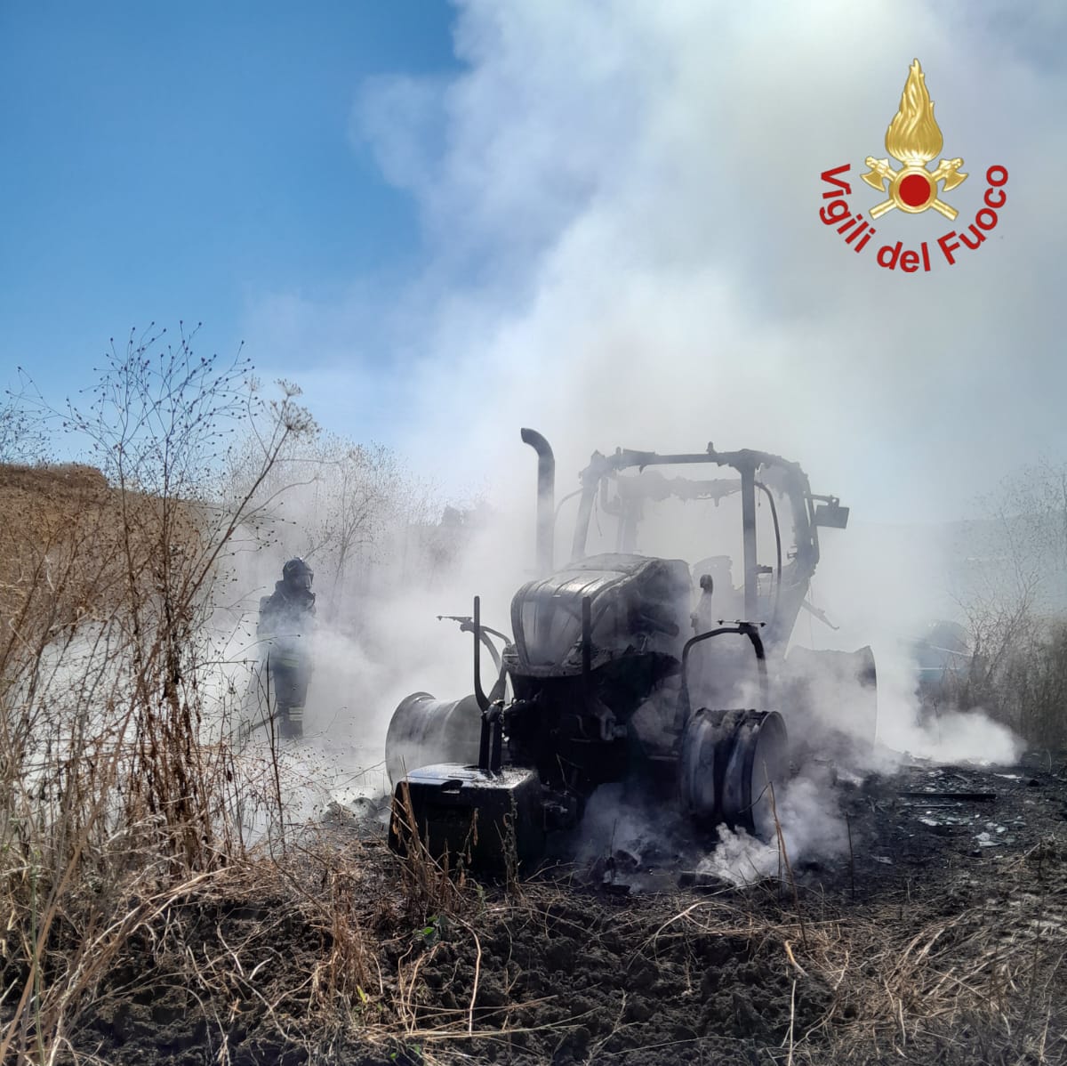 incendio trattore
