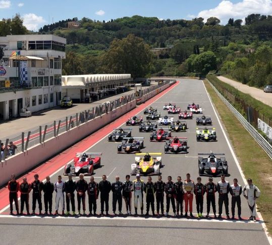 Rettifilo partenza auto e piloti C I Prototipi Pergusa (2)
