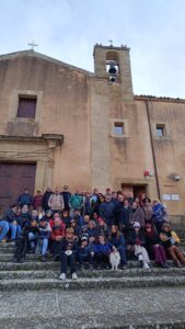 escursionisti ad assoro