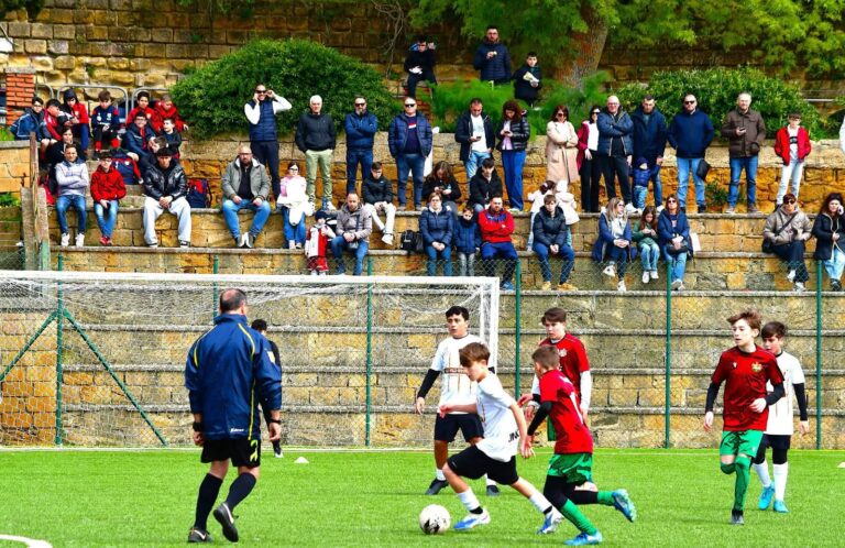 bambini torneo calcio
