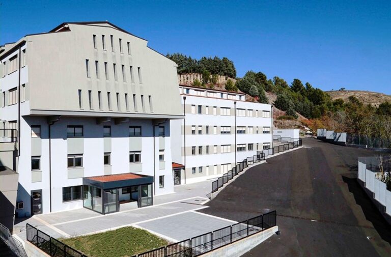 centro di neuroriabilitazione Irccs oasi