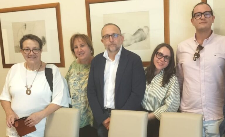 Il sindaco Giachino con il cda della fondazione