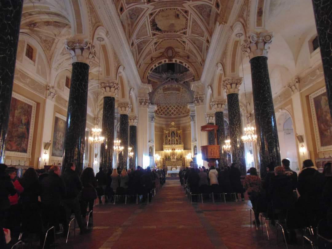 Interno chiesa S. Margherita Agira
