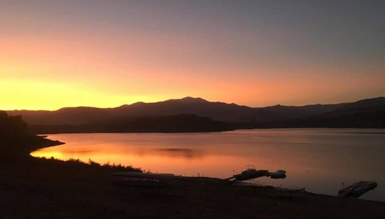 lago tramonto